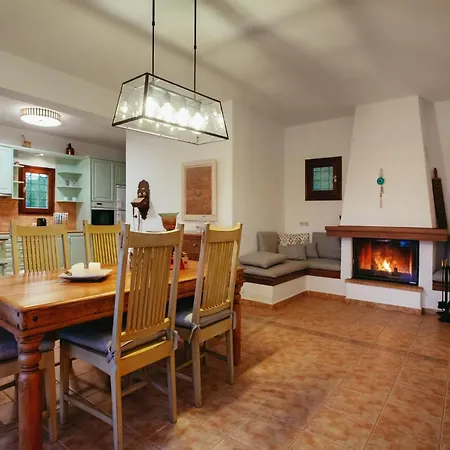 βίλλα φανούλα Fanoula Villa *